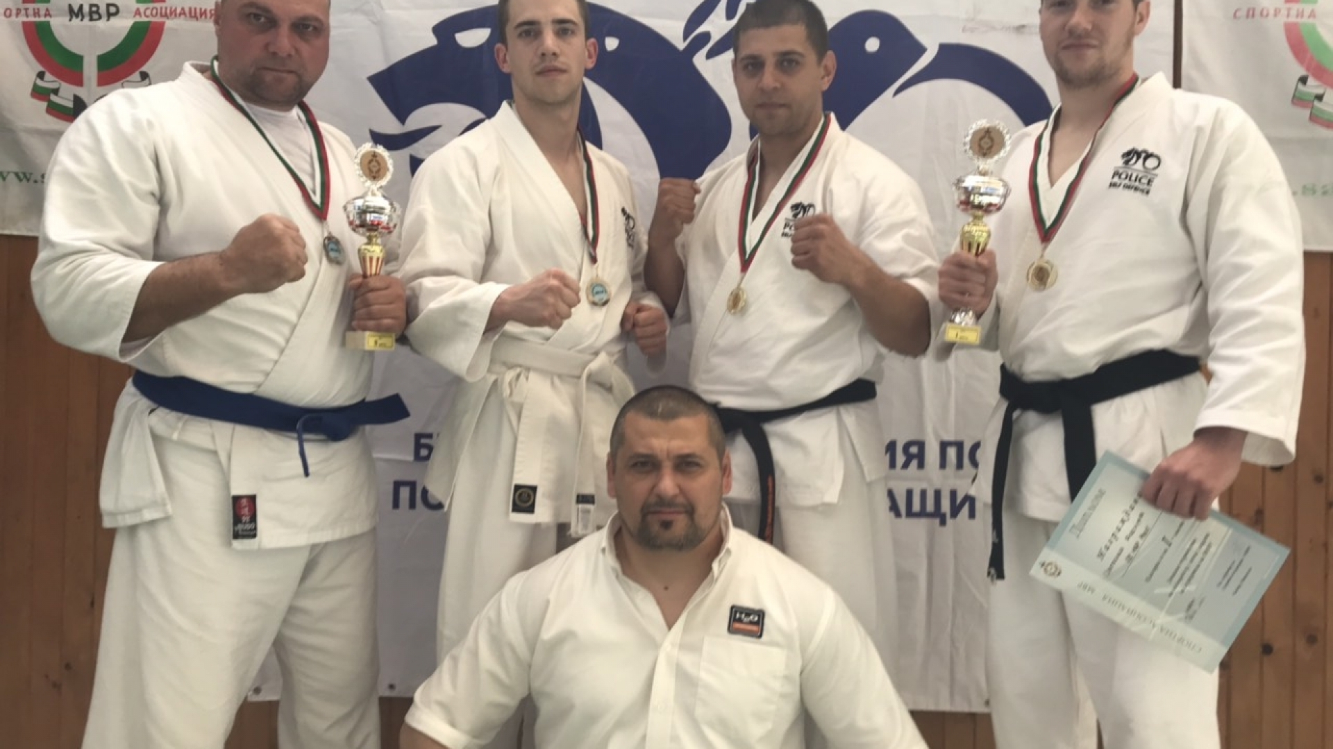 Русенски полицаи първенци от първенство по лична защита