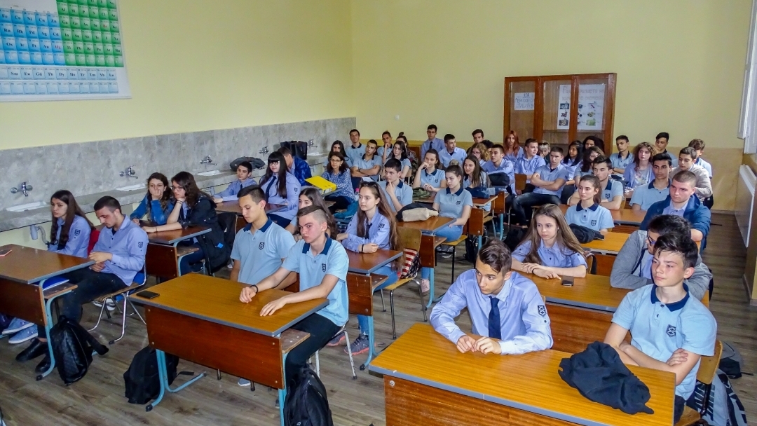 Ученици от МГ „Баба Тонка“ научиха разликата между пасивен и активен подкуп