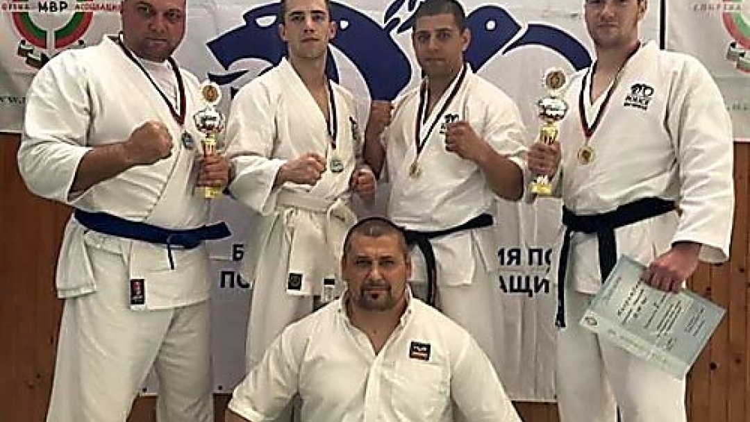 Русенски полицаи станаха шампиони в първенство за лична защита