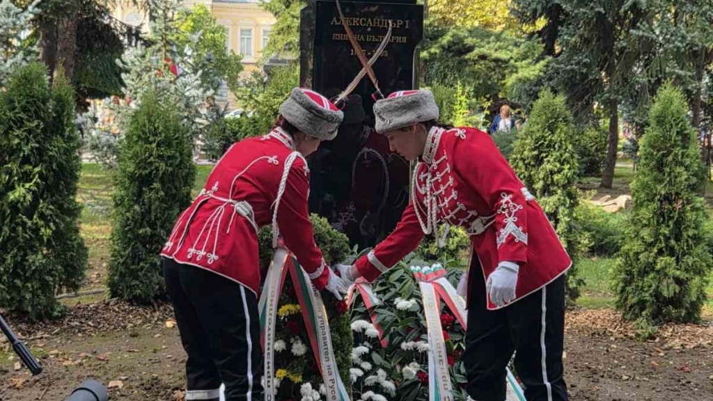 Бюст-паметник на княз Александър I Български бе открит в Русе