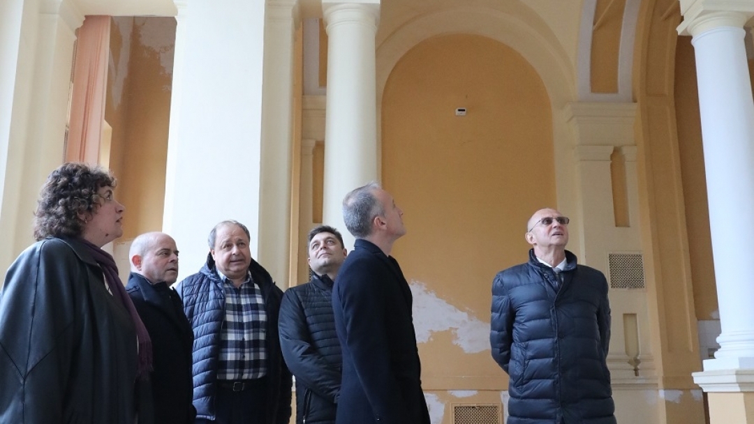 Ремонтът на СУ „Христо Ботев“ приключва до месеци
