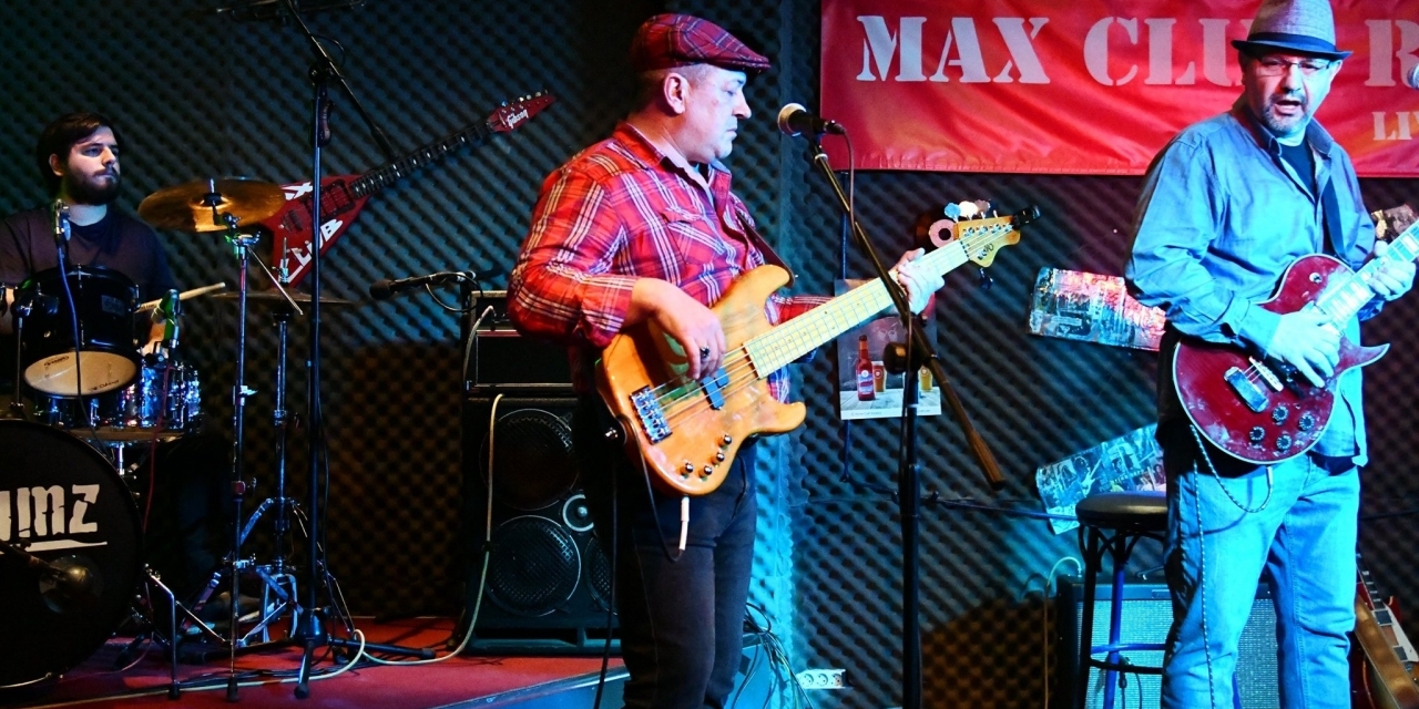 Blues Strings Live