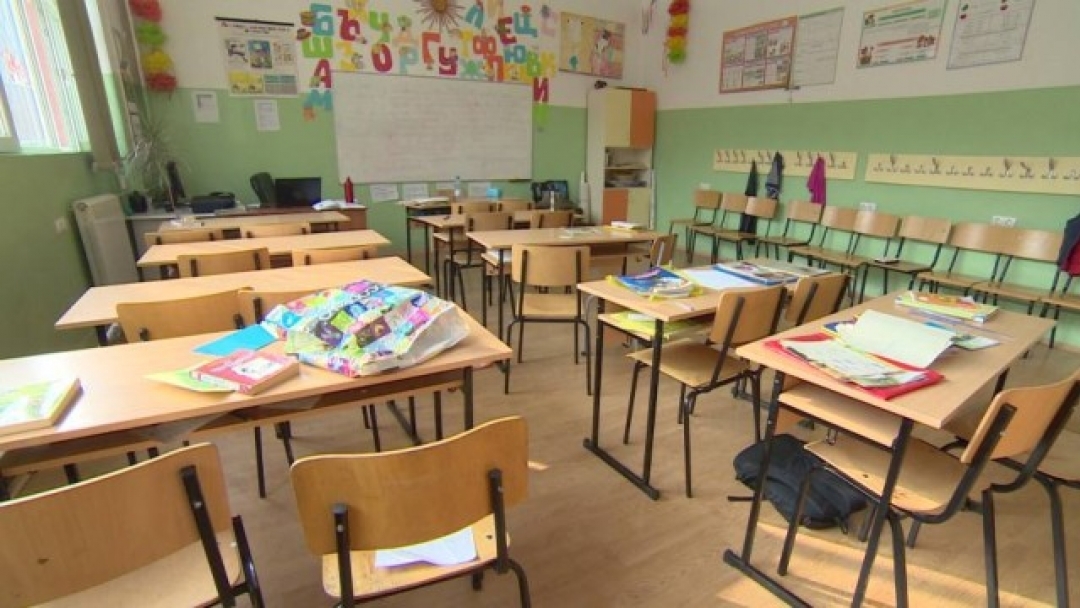 Между 10 и 20 процента увеличение на учителските заплати догодина