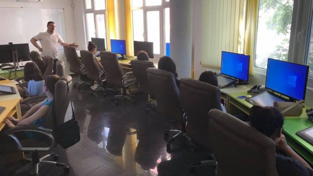 Днес стартира първият курс по Фотошоп на Лятната Креативна Академия 